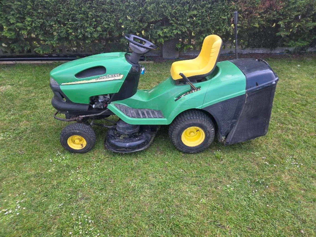 Ride on mower - Image 1