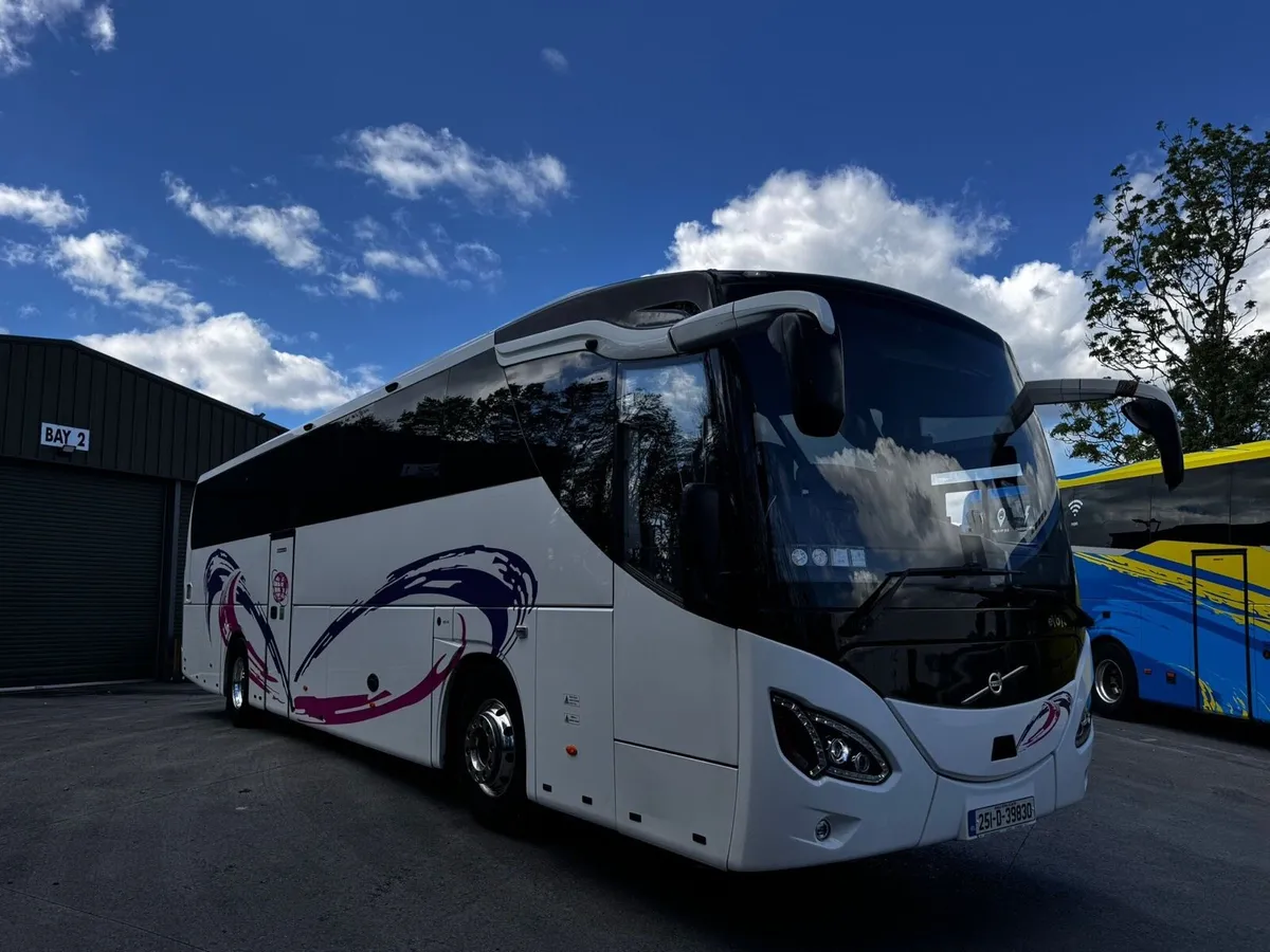 Coach - Image 2