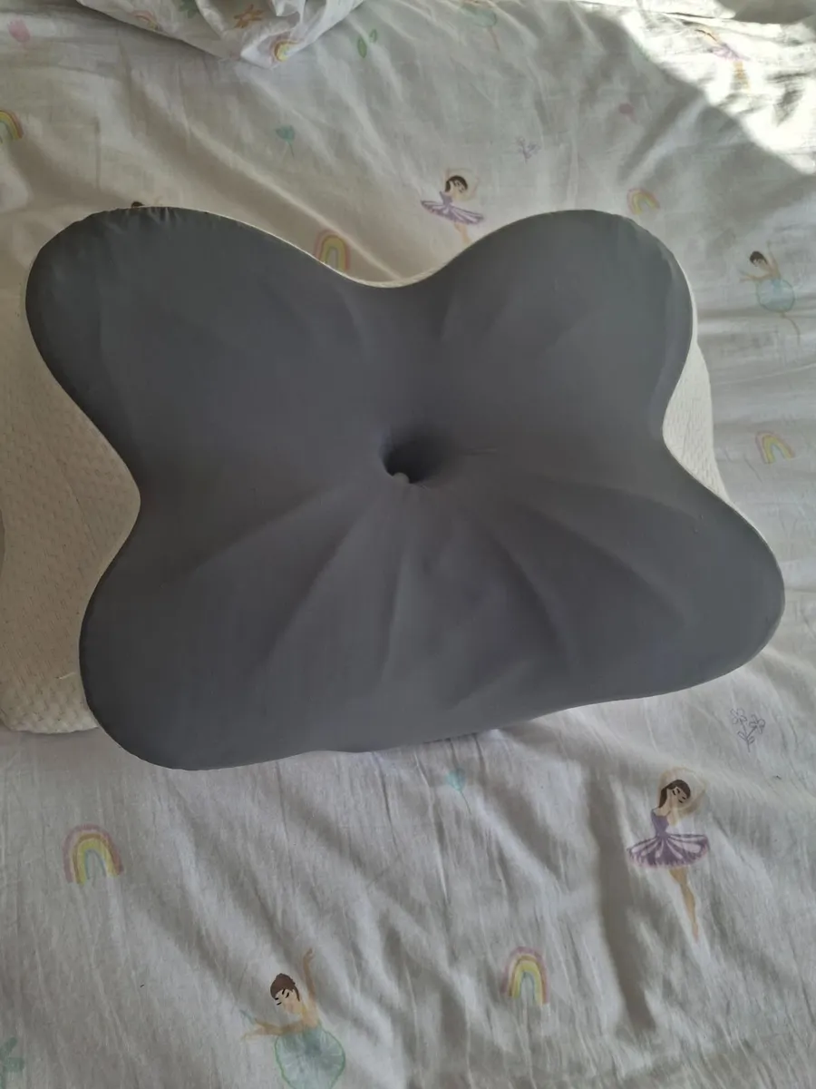 Ergonomic memory foam Pillow