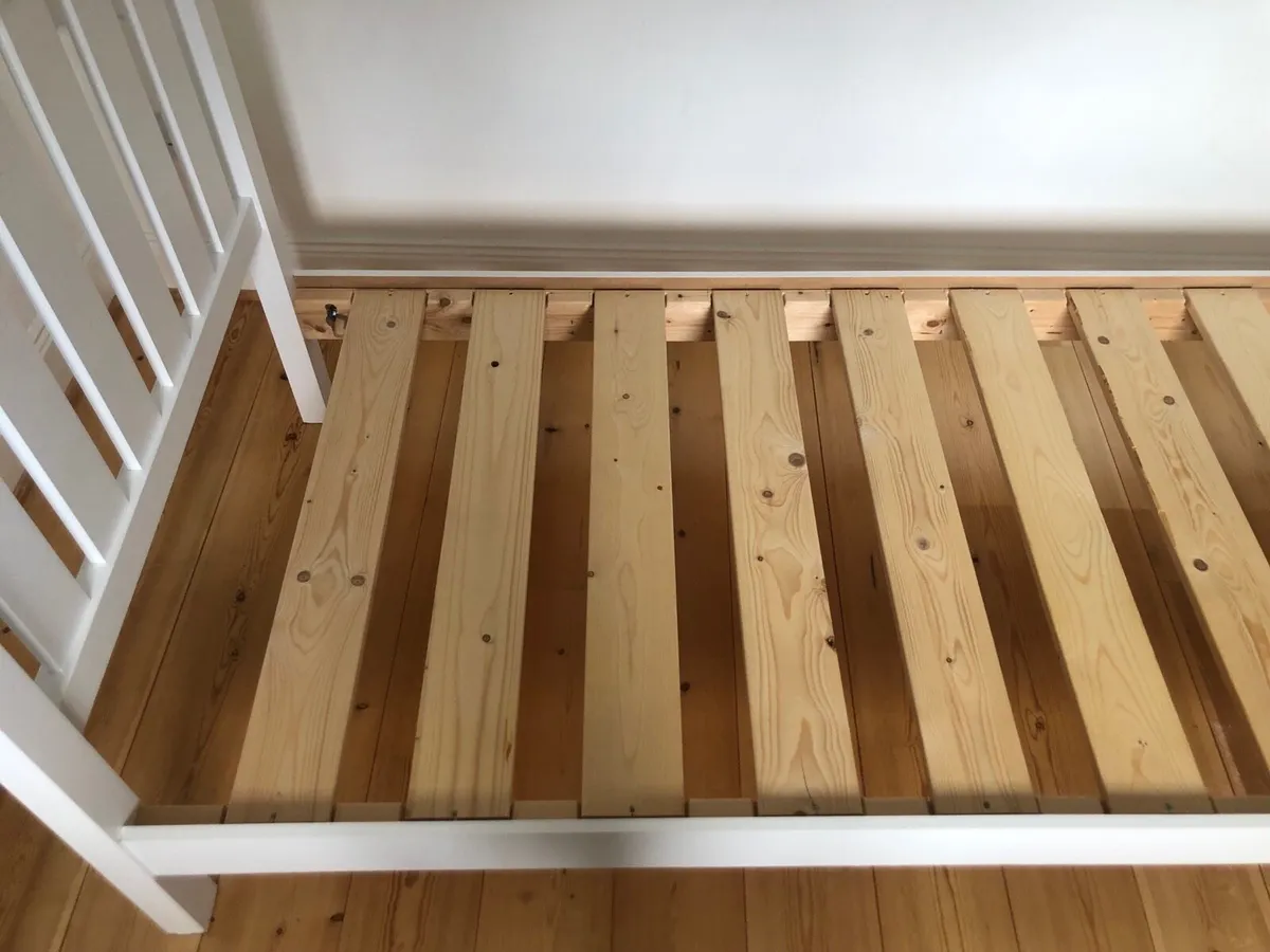 Single bed - Image 3