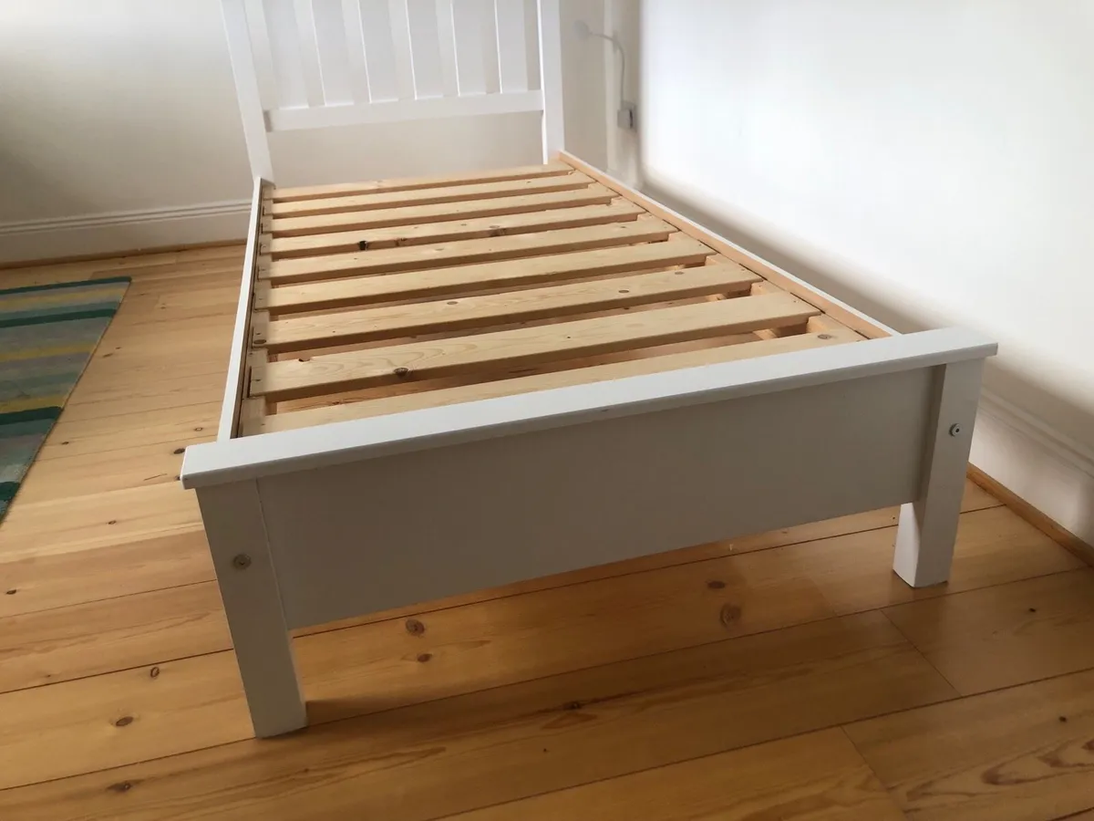 Single bed - Image 2