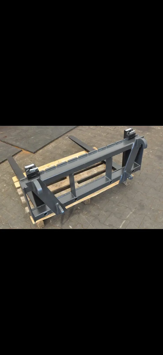 Buckets, pallet forks and grabs from €600 - Image 3