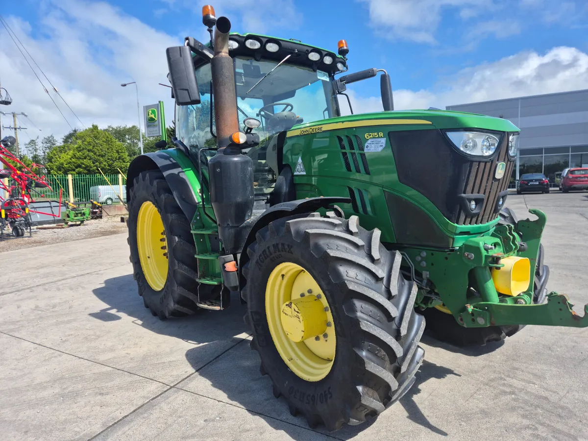 John Deere 6215R 2016 - Image 1