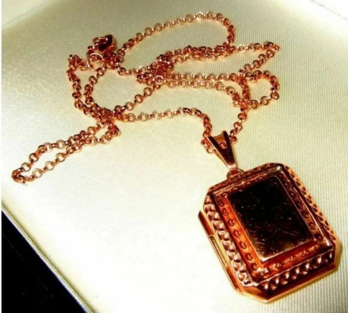 Vintage Dian Malouf Rose Gold Locket & Chain - Image 4