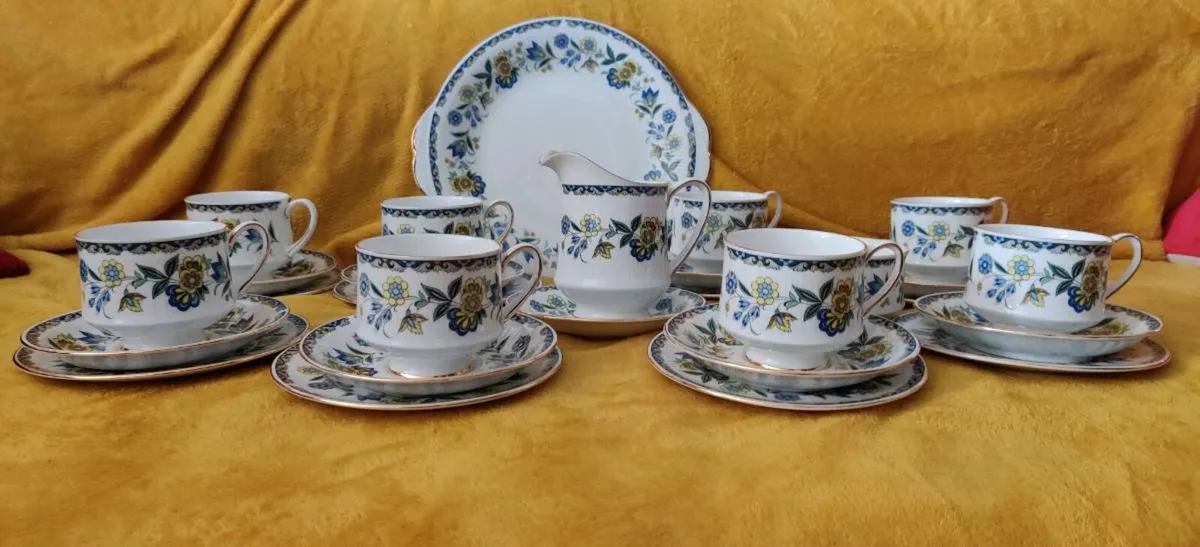 Beautiful COMTESSA from Paragon Collection - Image 3