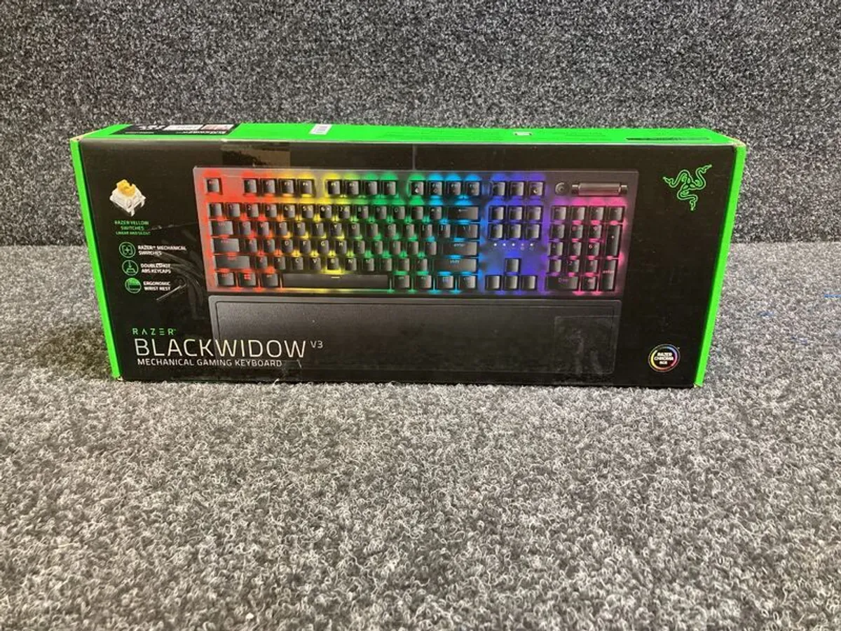 Razer Blackwidow V3 PRO Keyboard (Yellow Switch) - Image 2