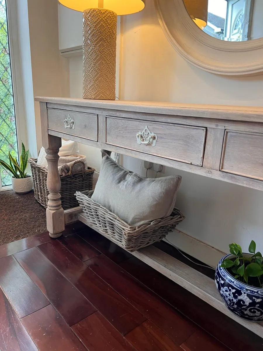 Solid chalked oak sideboard - Image 4