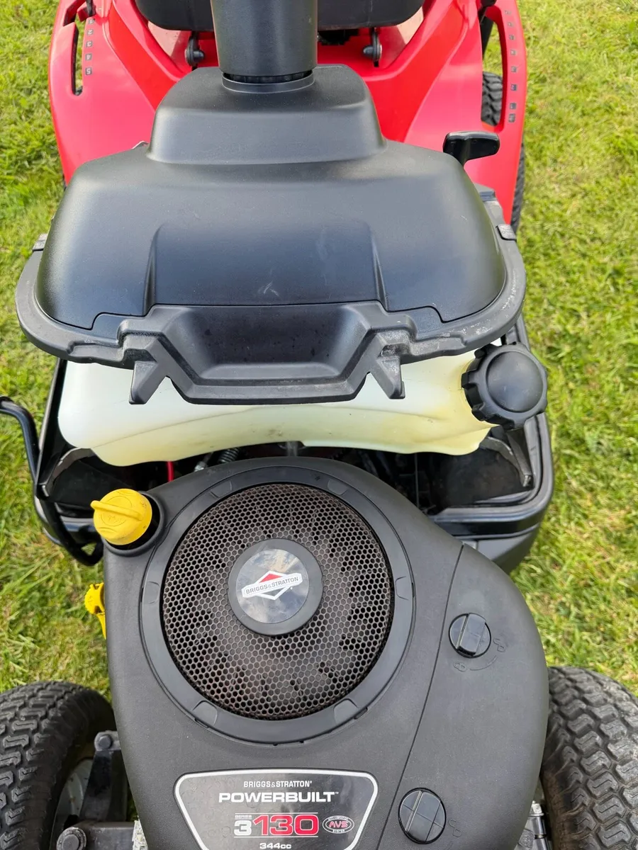 Castlegarden ride on mower - Image 2