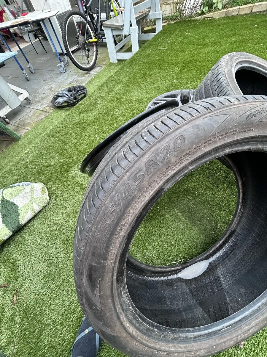 Alloy wheell with tyre 20 inches - Image 4