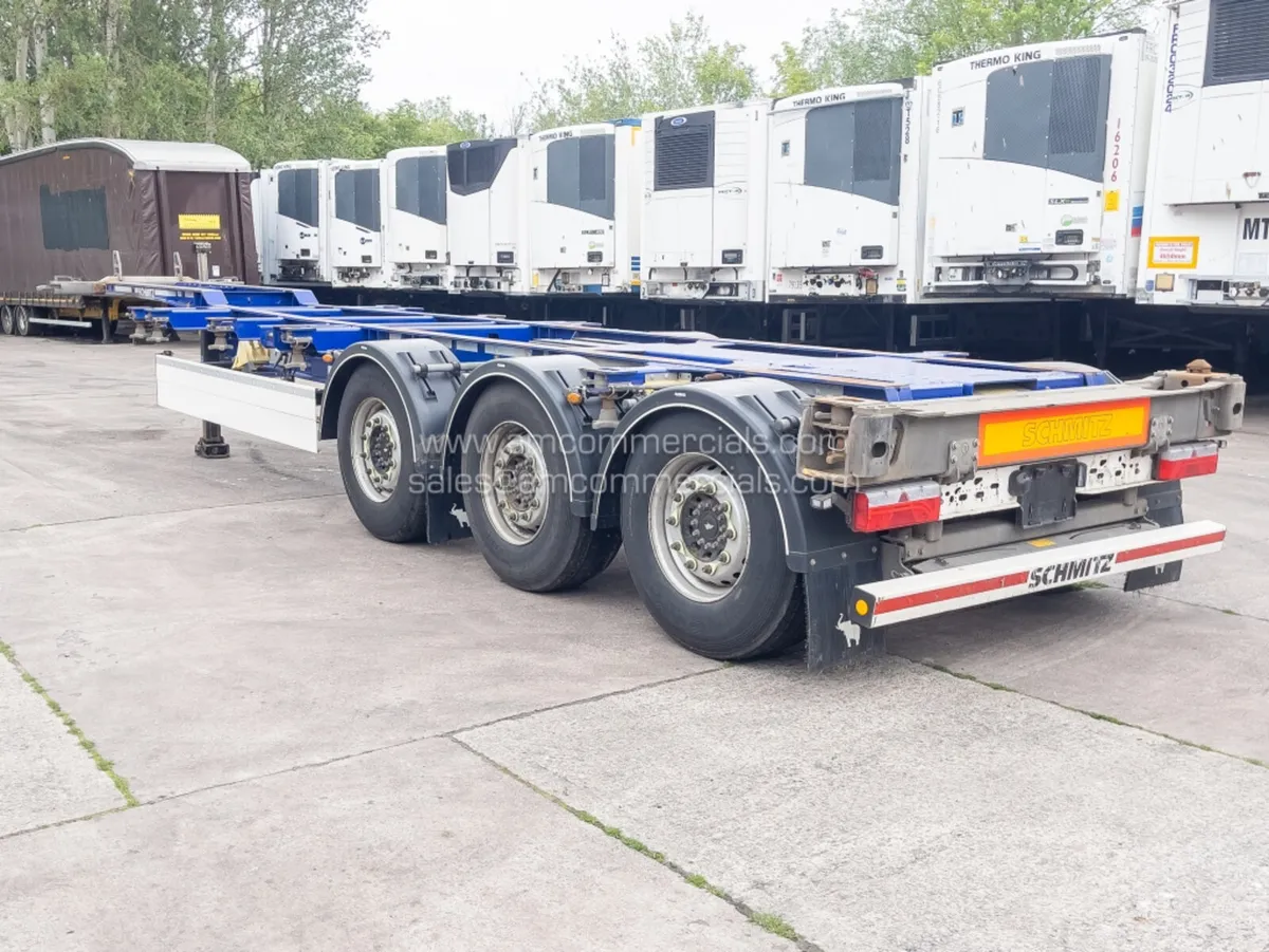 2023 SCHMITZ CARGOBULL SKELETAL TRAILER - Image 4