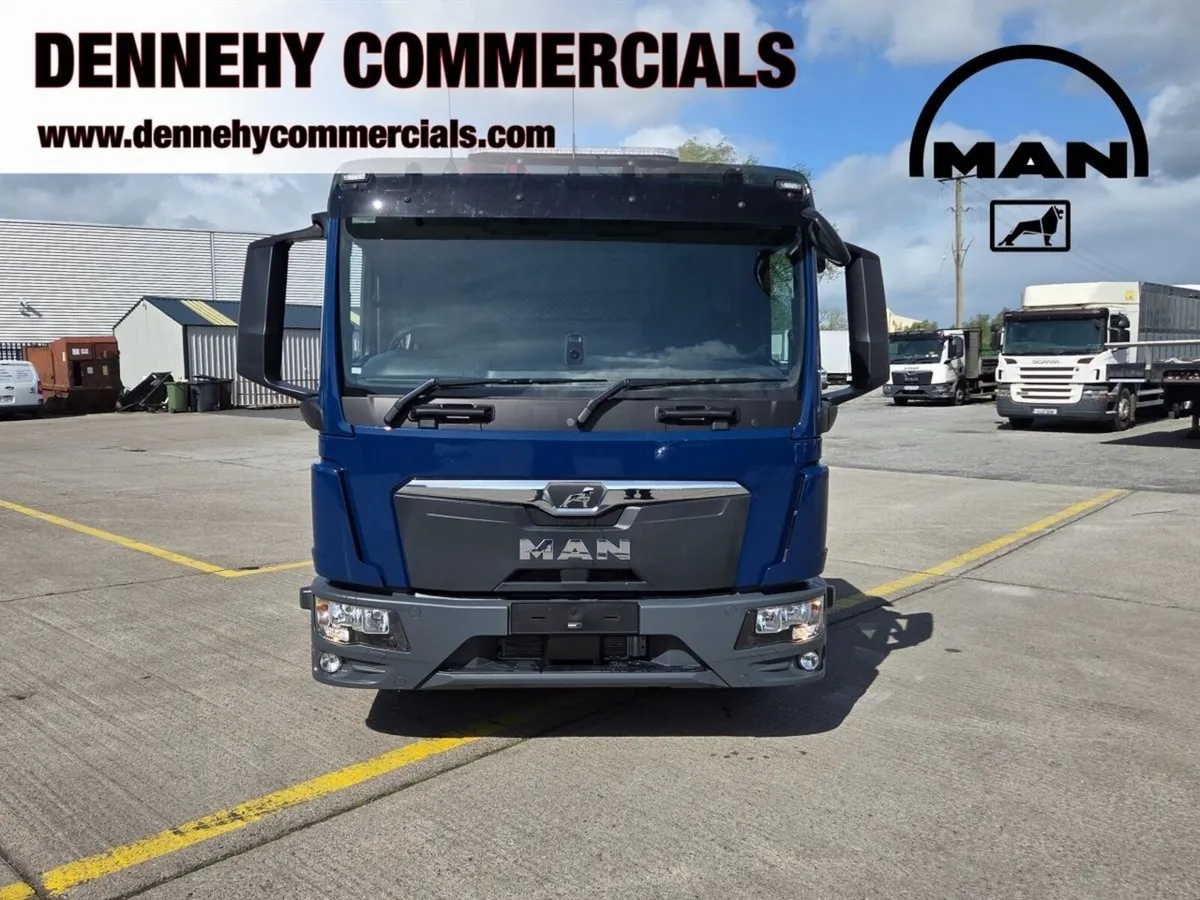 Man TGL 12.190 Flatbed with Crane - Image 4
