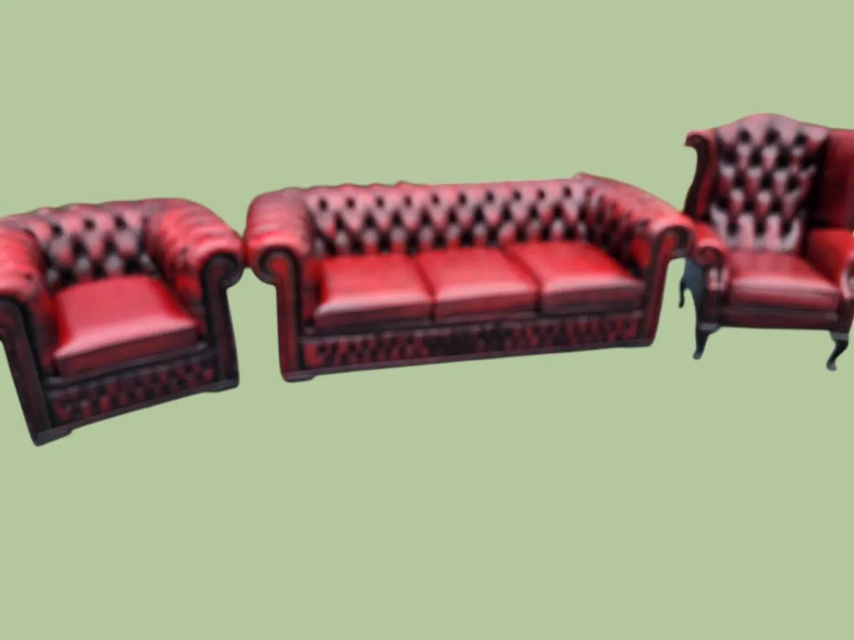 Lovely oxblood Chesterfield Suite - Image 1