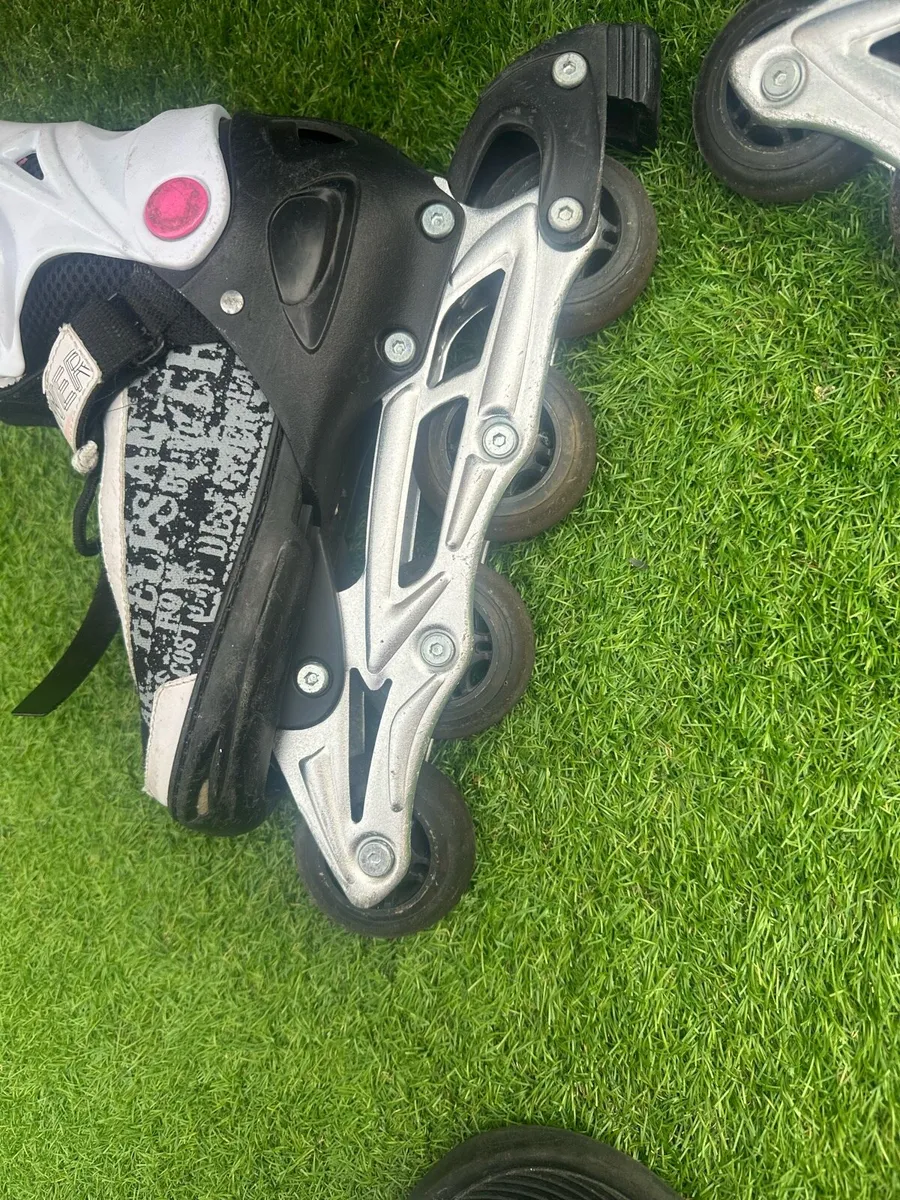 Skating - Image 2