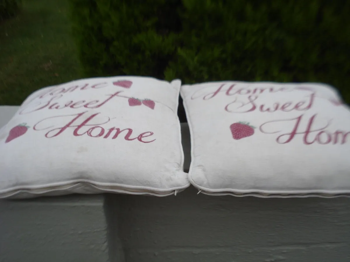 HOME SWEET HOME CUSHIONS. - Image 2