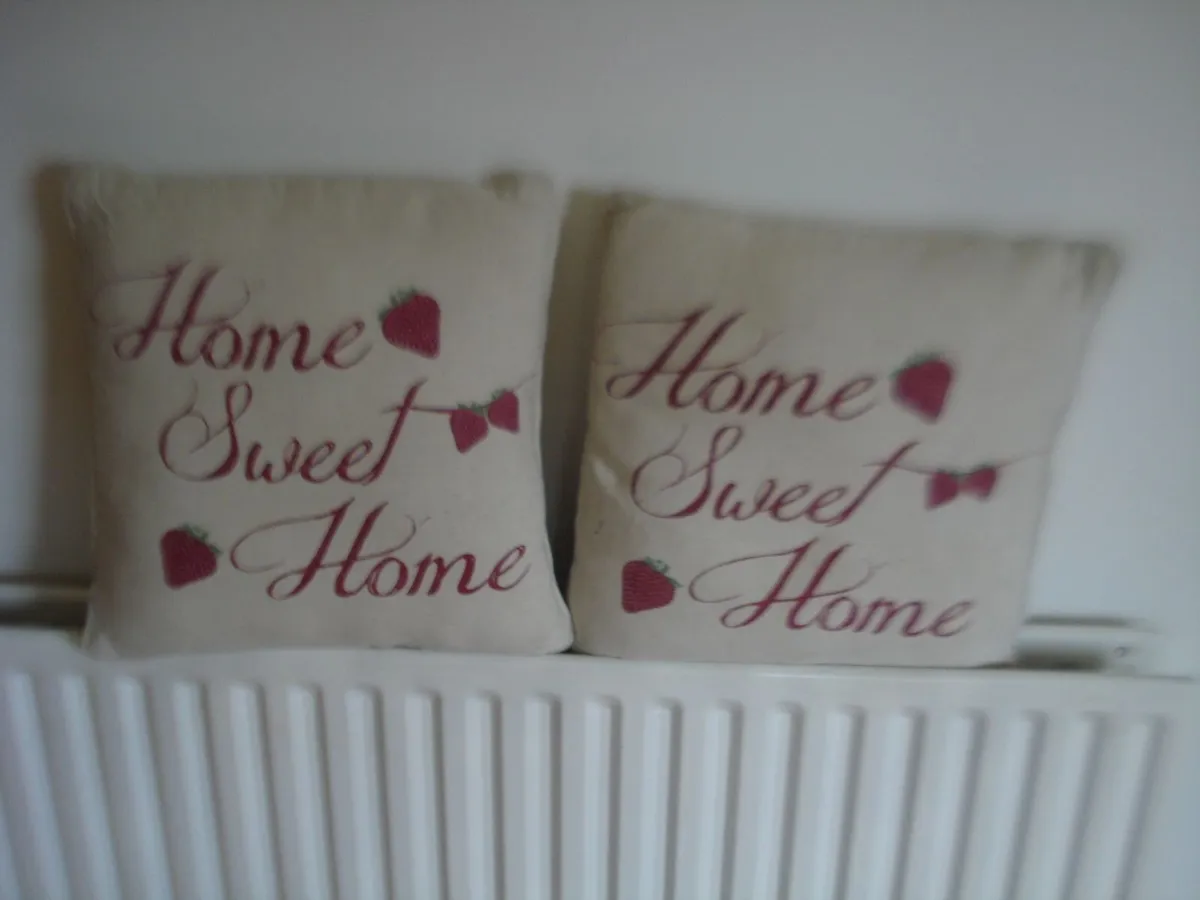 HOME SWEET HOME CUSHIONS. - Image 4