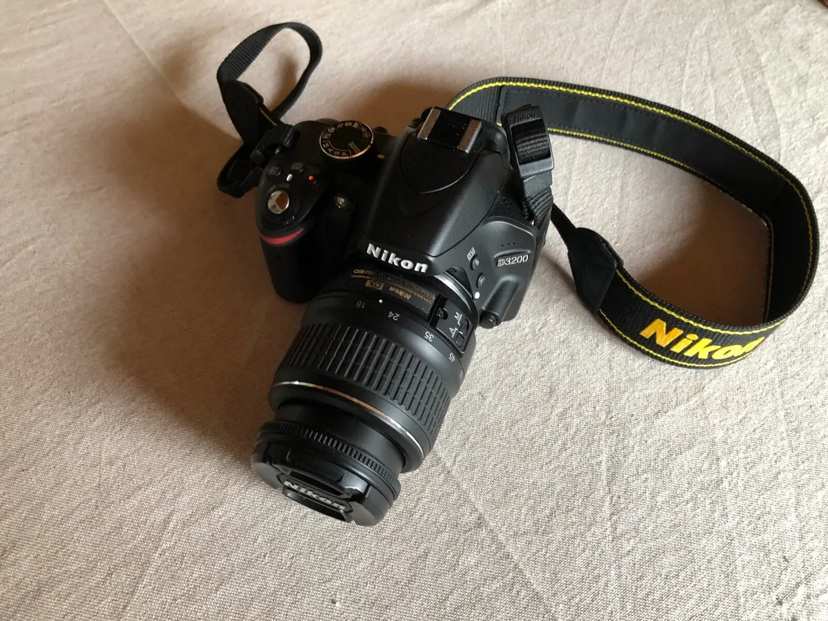 NIKON D3200 - Image 1
