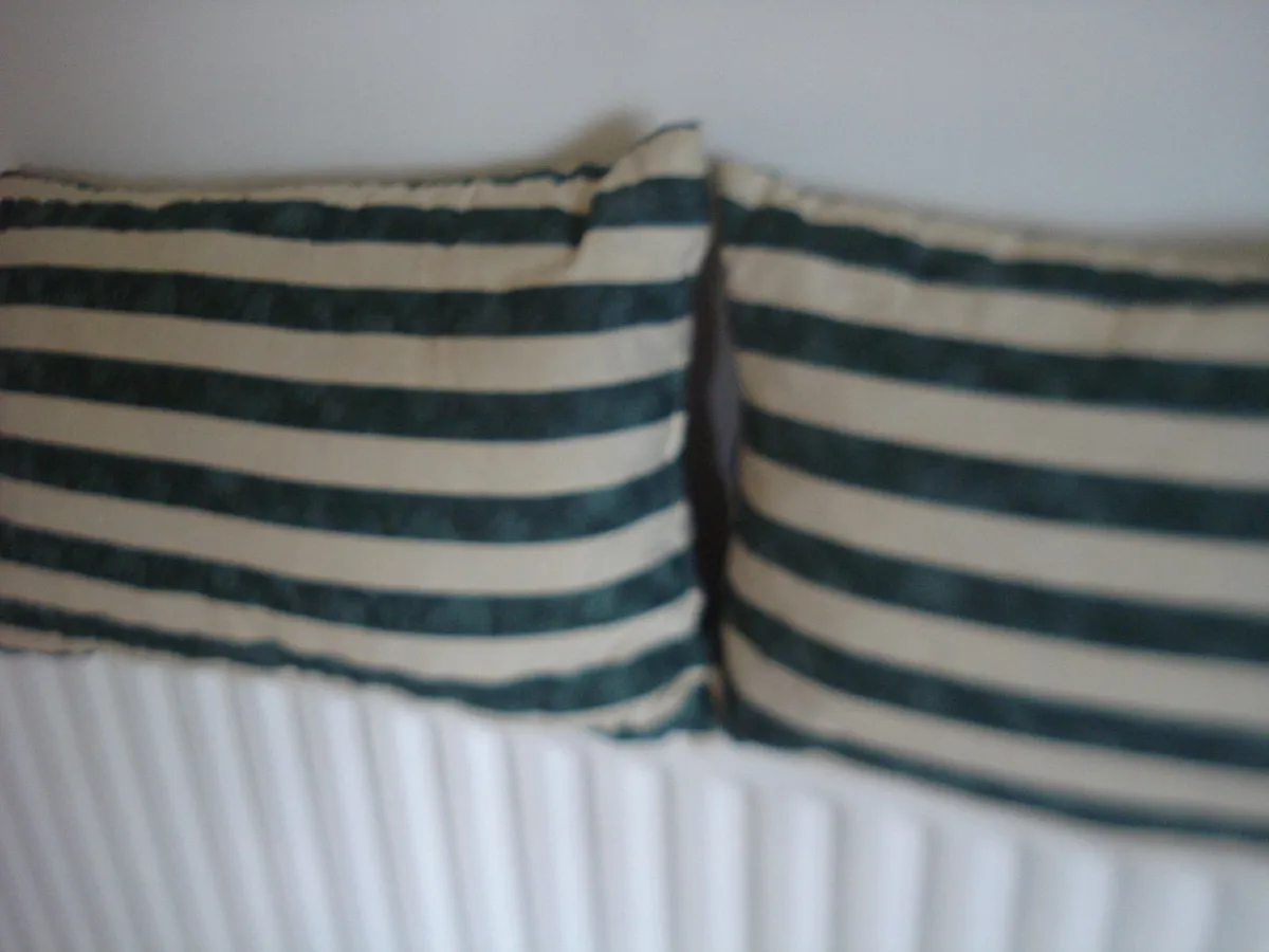 2 PILLOW SHAPE STRIPES CUSHIONS. - Image 1