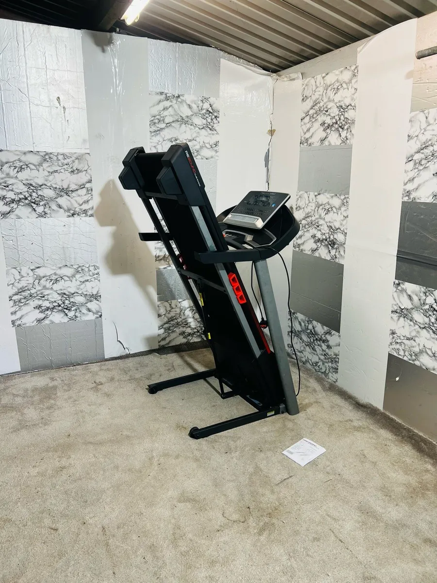 135KG RATED LATGE TREADMILL - Image 4