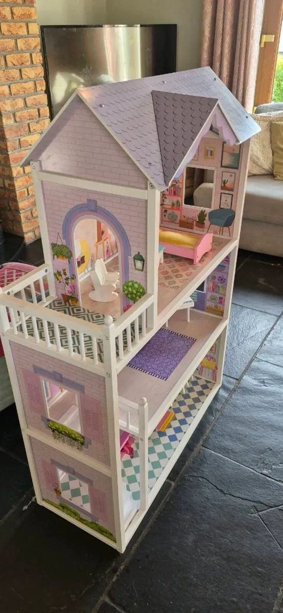 Dolls house - Image 2
