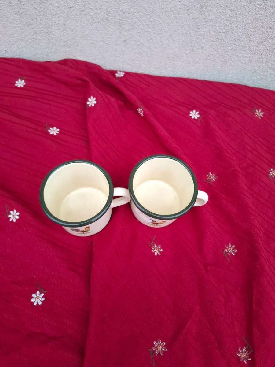 Duo chicken enamel cups postage possible - Image 2