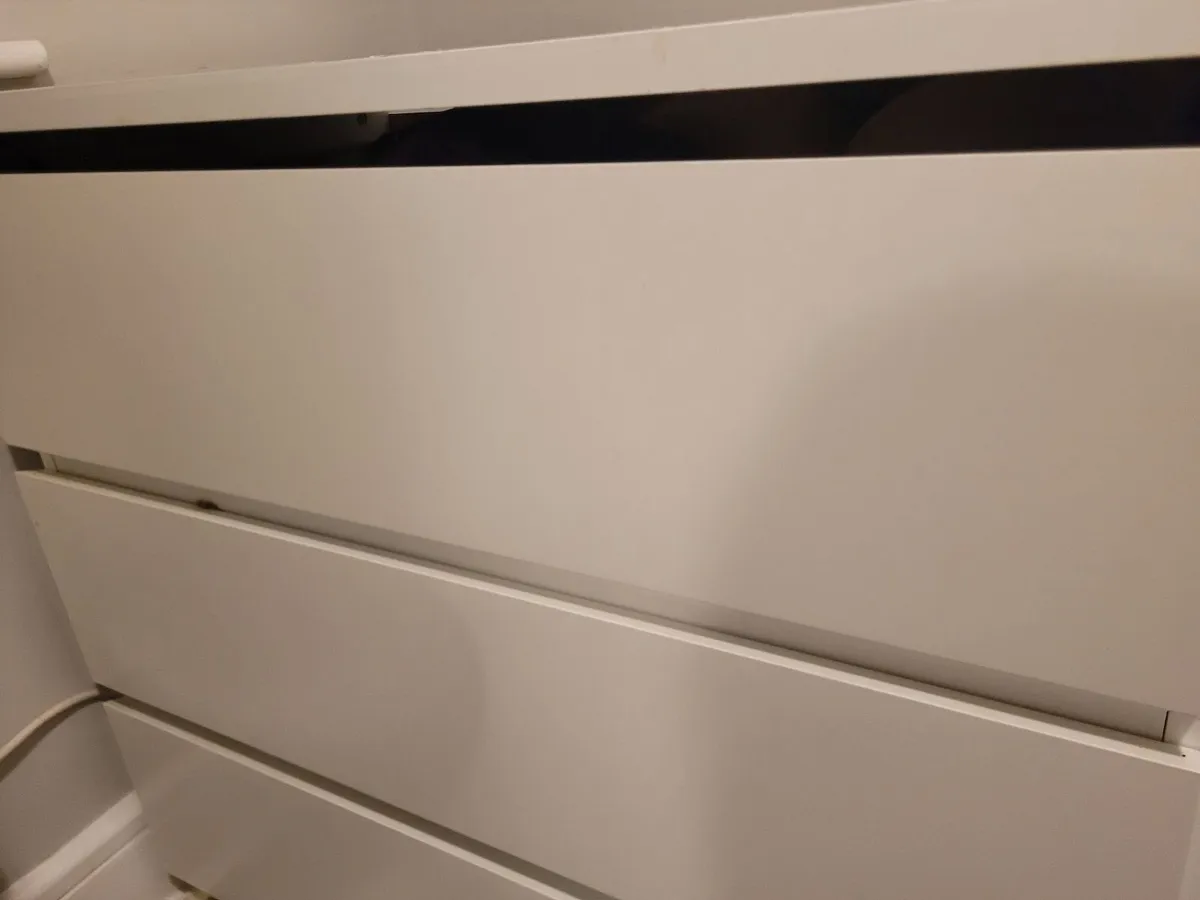 Chest of drawers - Image 2