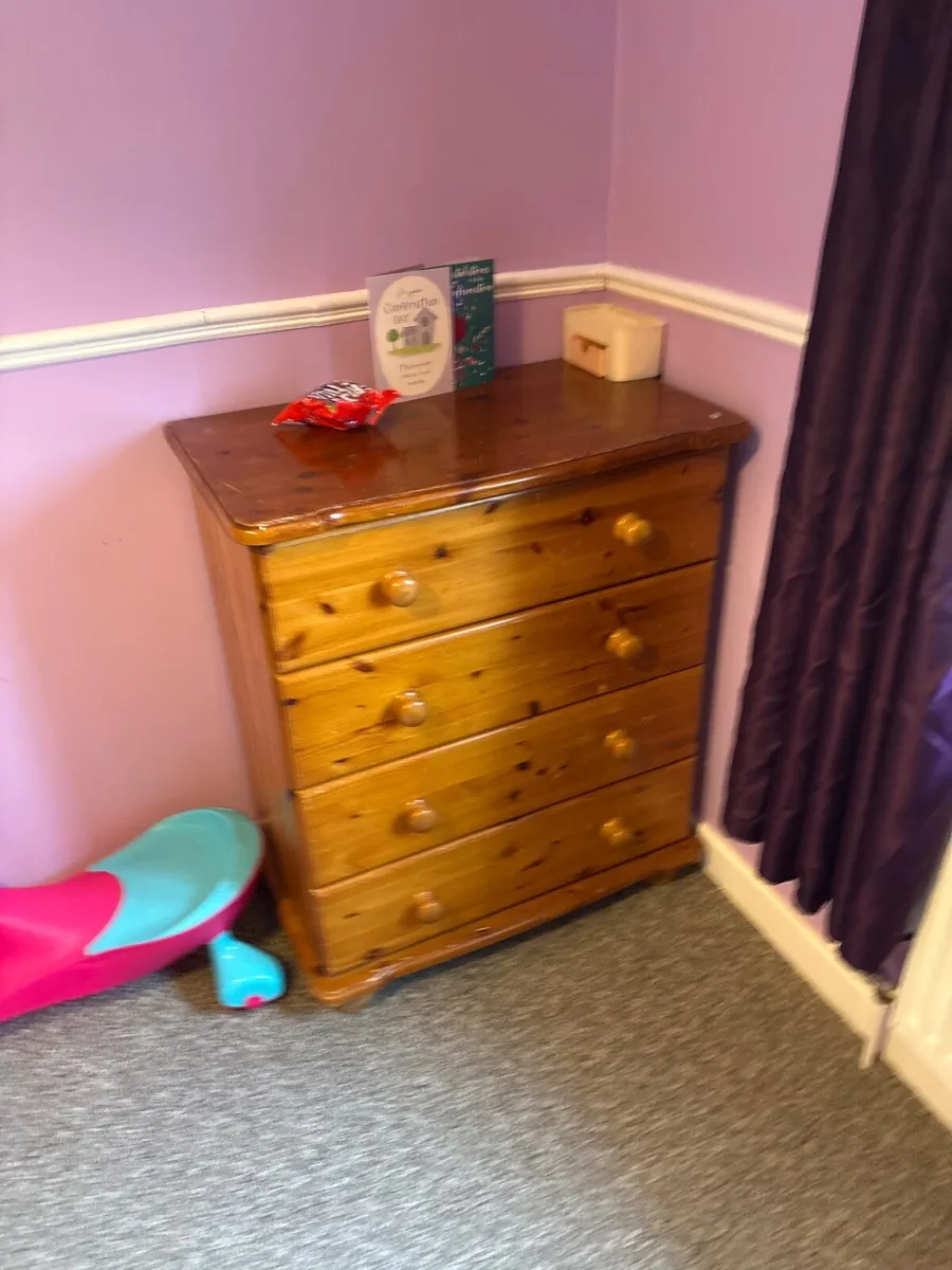 Wardrobe & chest in excellent condition - Image 2