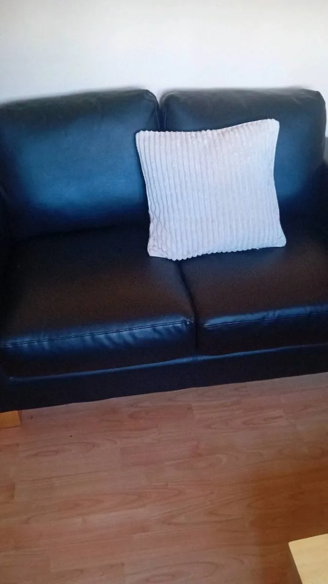Sofa 2 seater & 2 armchairs - Image 4