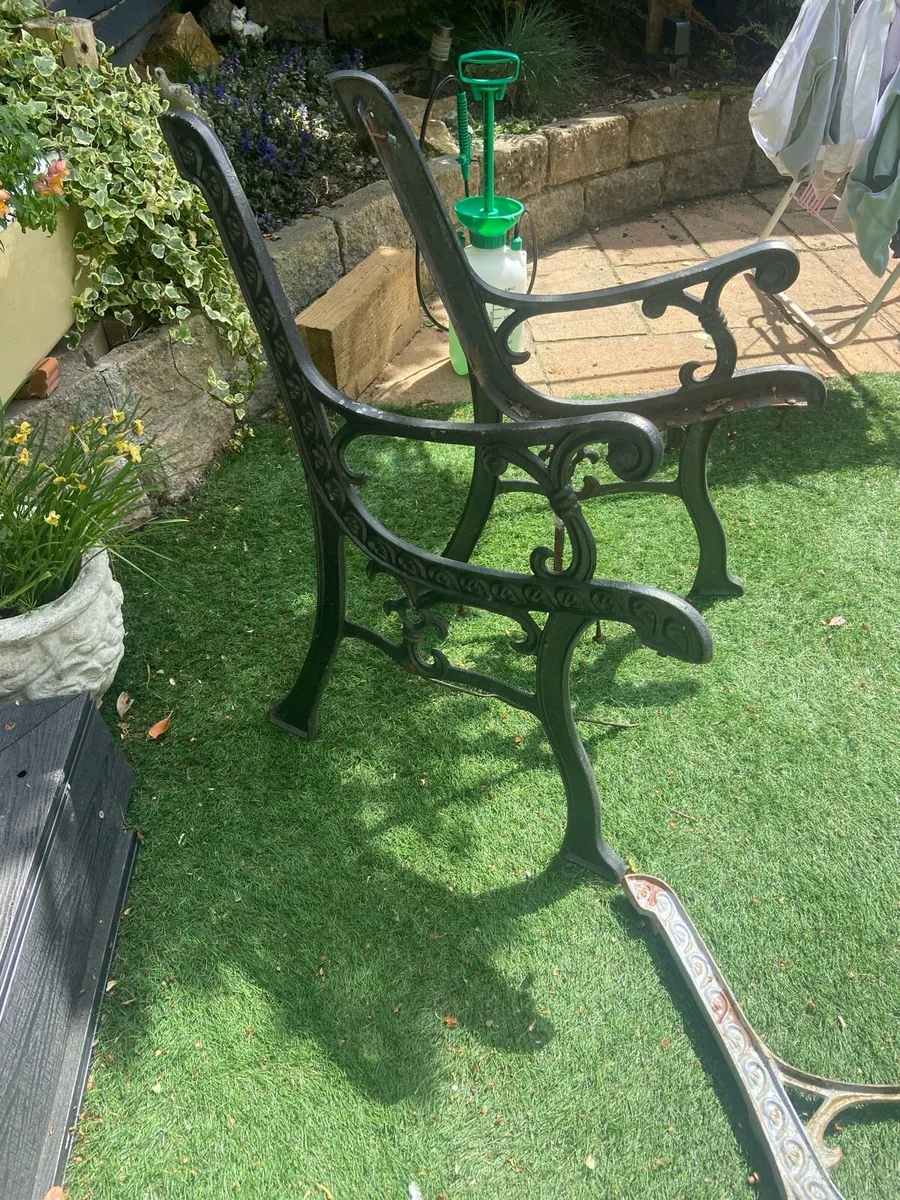 Cast iron bench. - Image 1