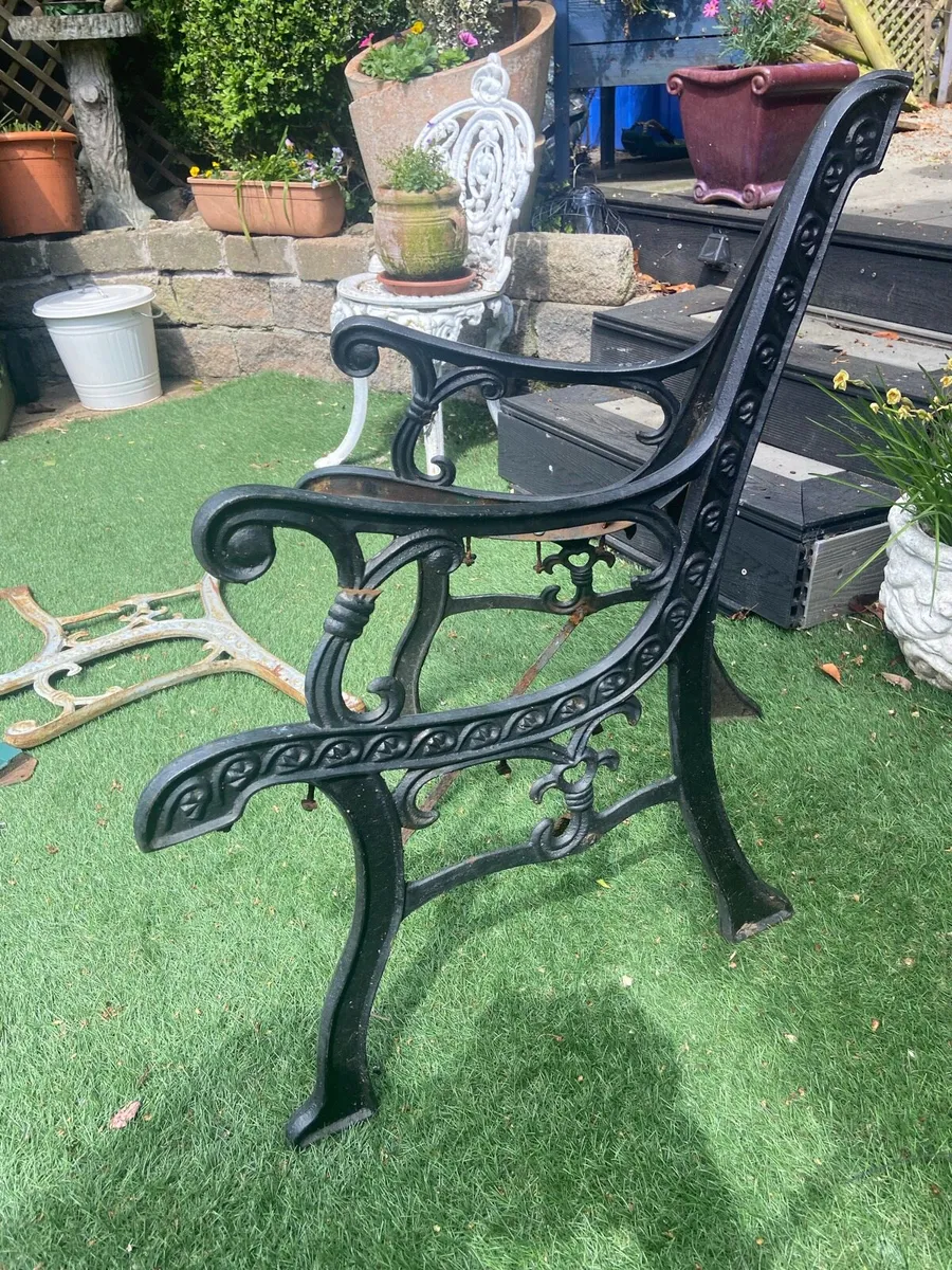 Cast iron bench. - Image 2
