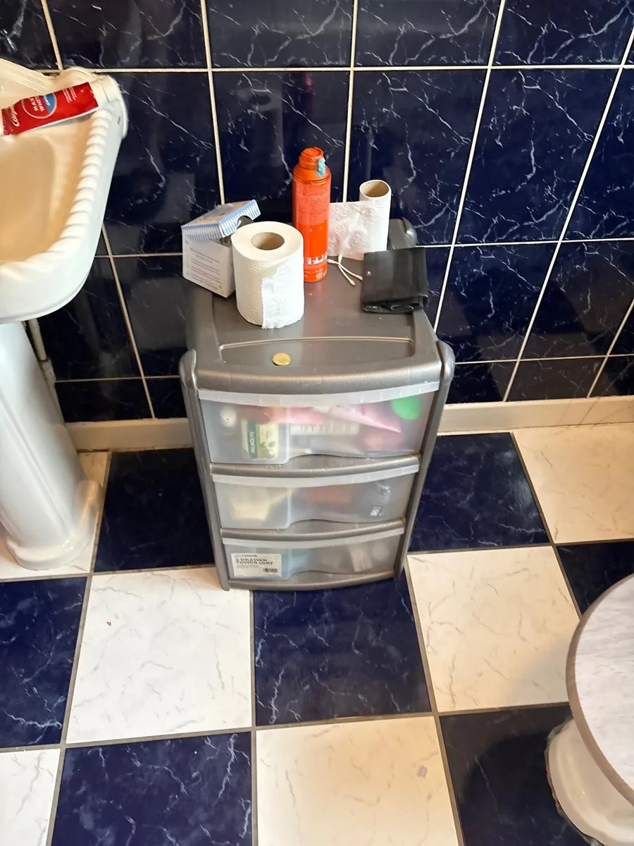 Bathroom cabinet & 3storage drawers €40 for both - Image 2
