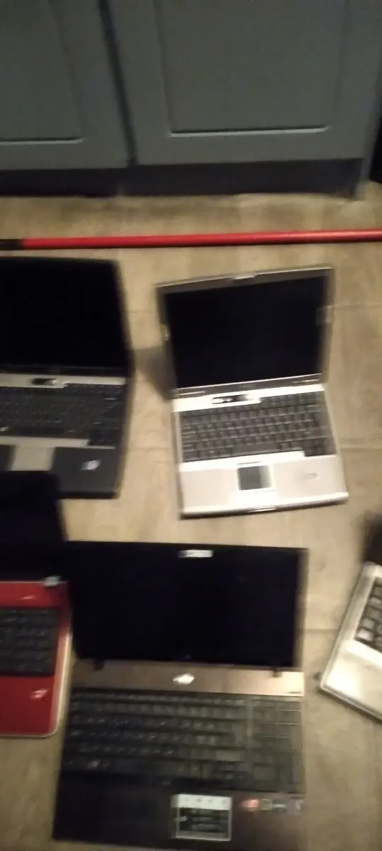 5 laptops maybe suitable for parts priced - Image 3