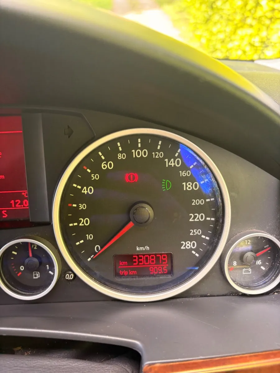 Volkswagen Touareg 2008 - Image 4