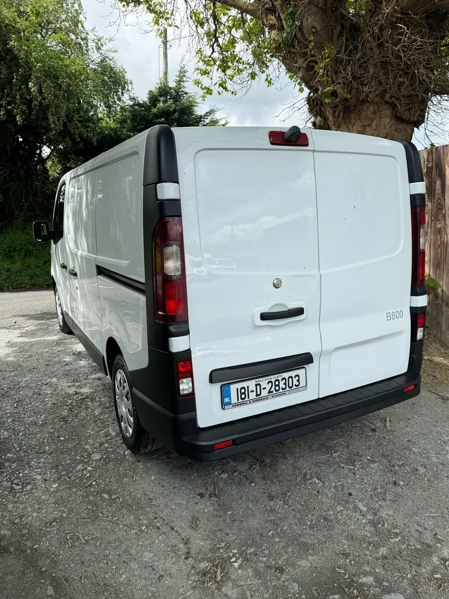 Nissan Nv300 2018 - Image 2