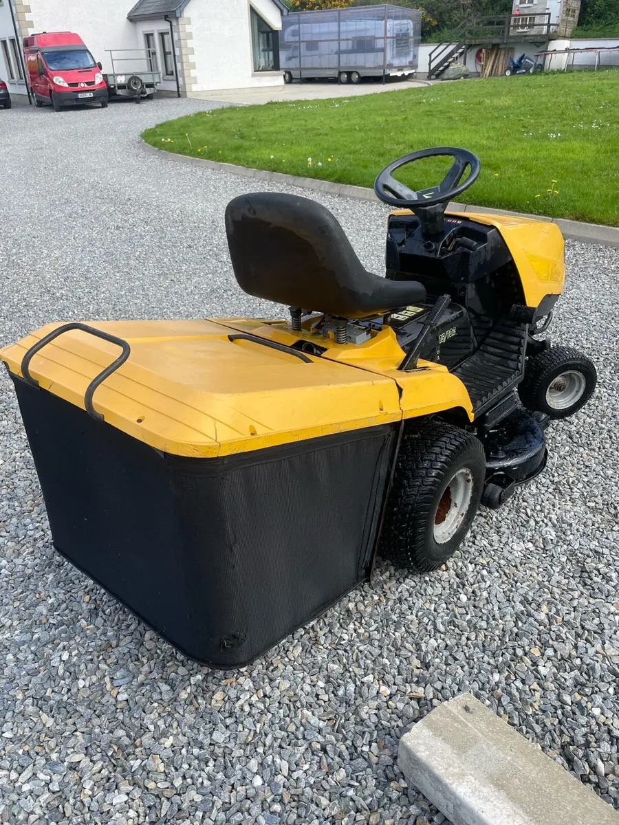 Ride on lawnmower - Image 4