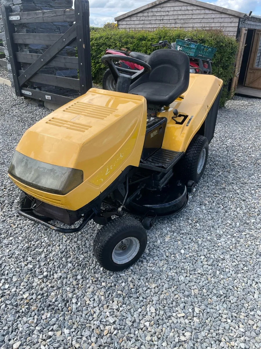 Ride on lawnmower - Image 2