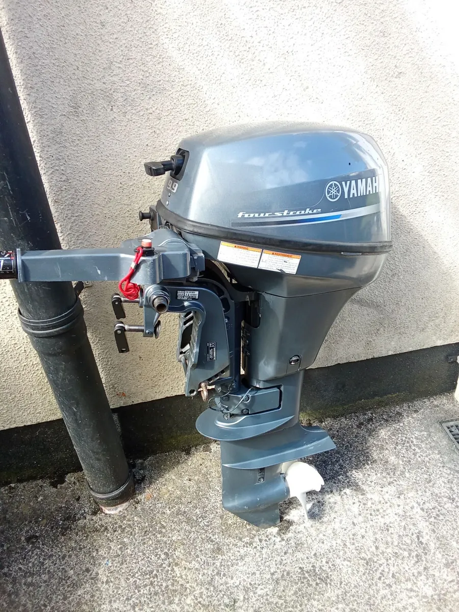 4-stroke outboard YAMAHA-9,9 hp - Image 1