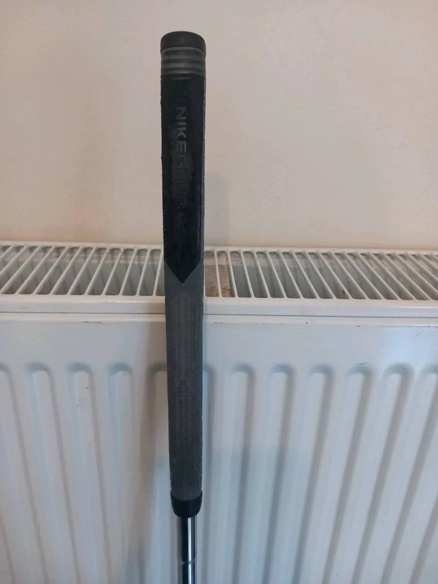 Nike golf putter.  Right handed club. - Image 4