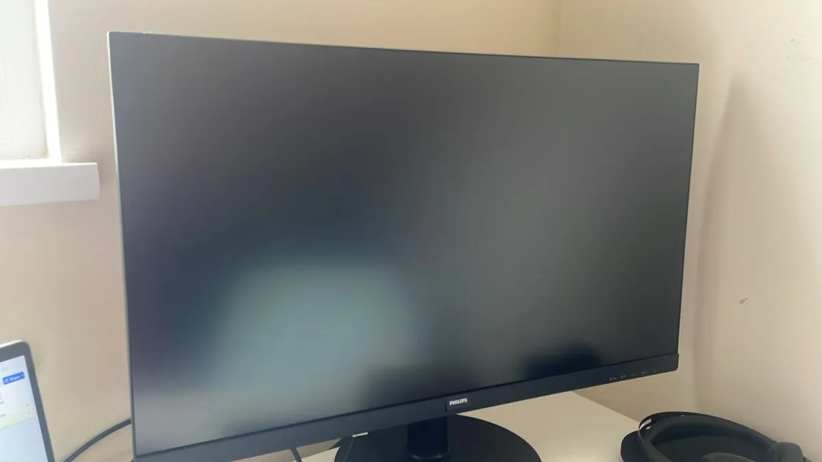 PHILIPS 27 Inch QHD Monitor in Excellent Condition - Image 1