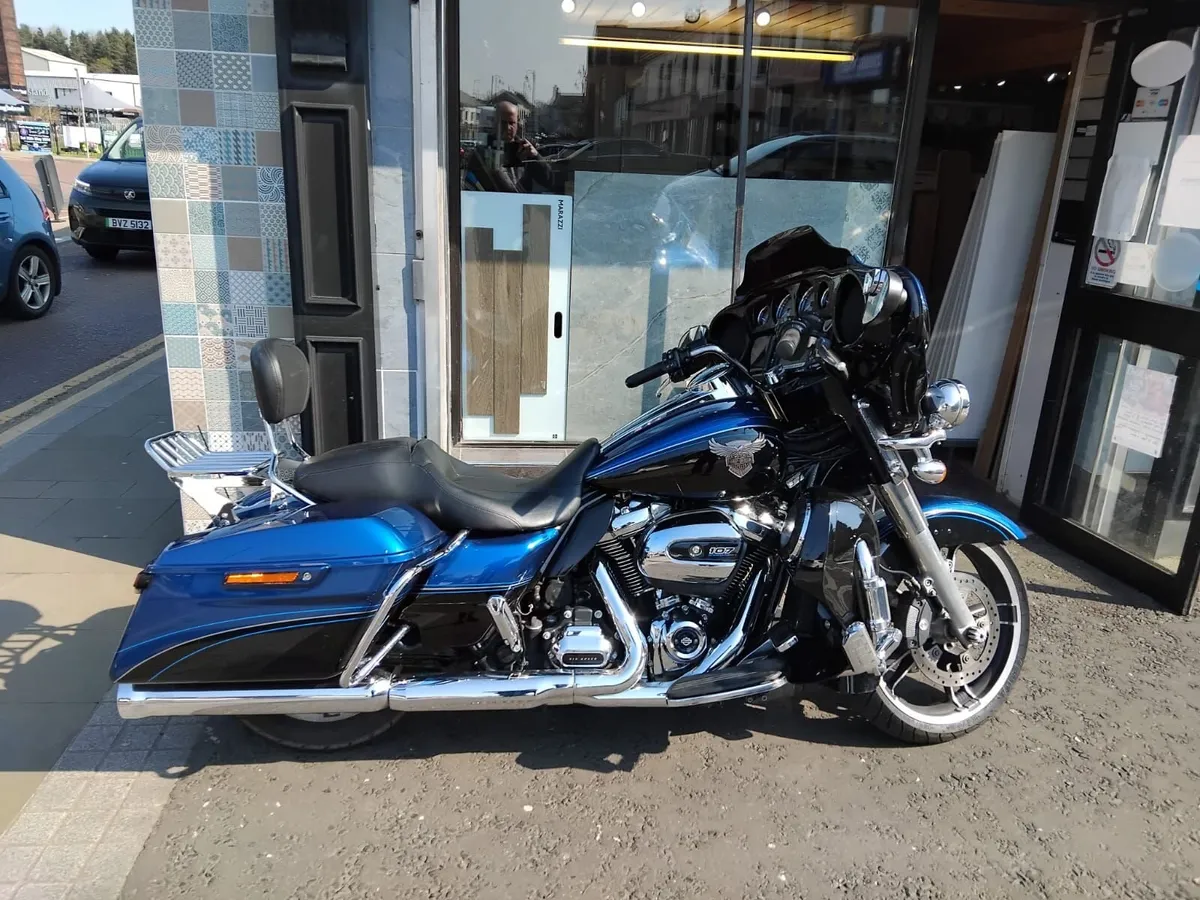 HARLEY DAVIDSON Street Glide 2018 - Image 2