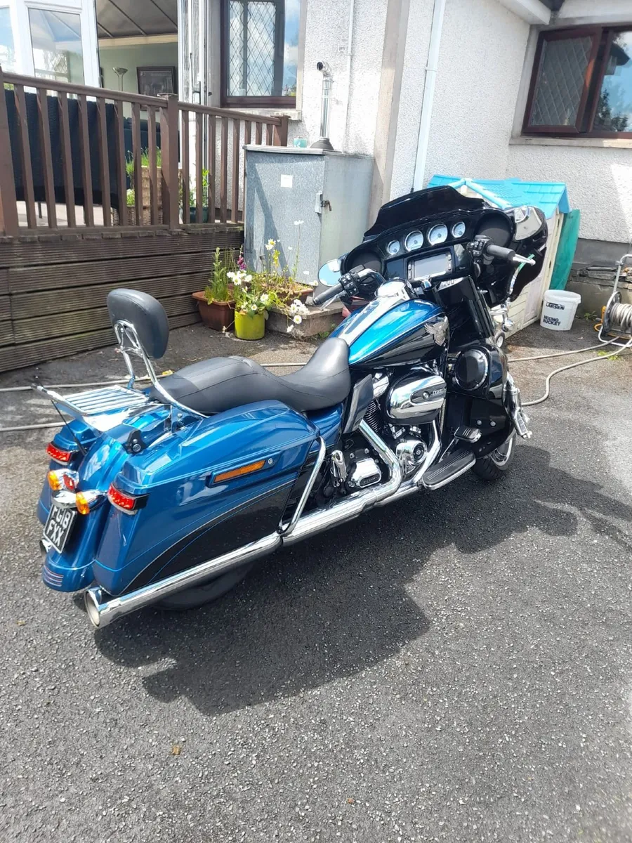 HARLEY DAVIDSON Street Glide 2018 - Image 4