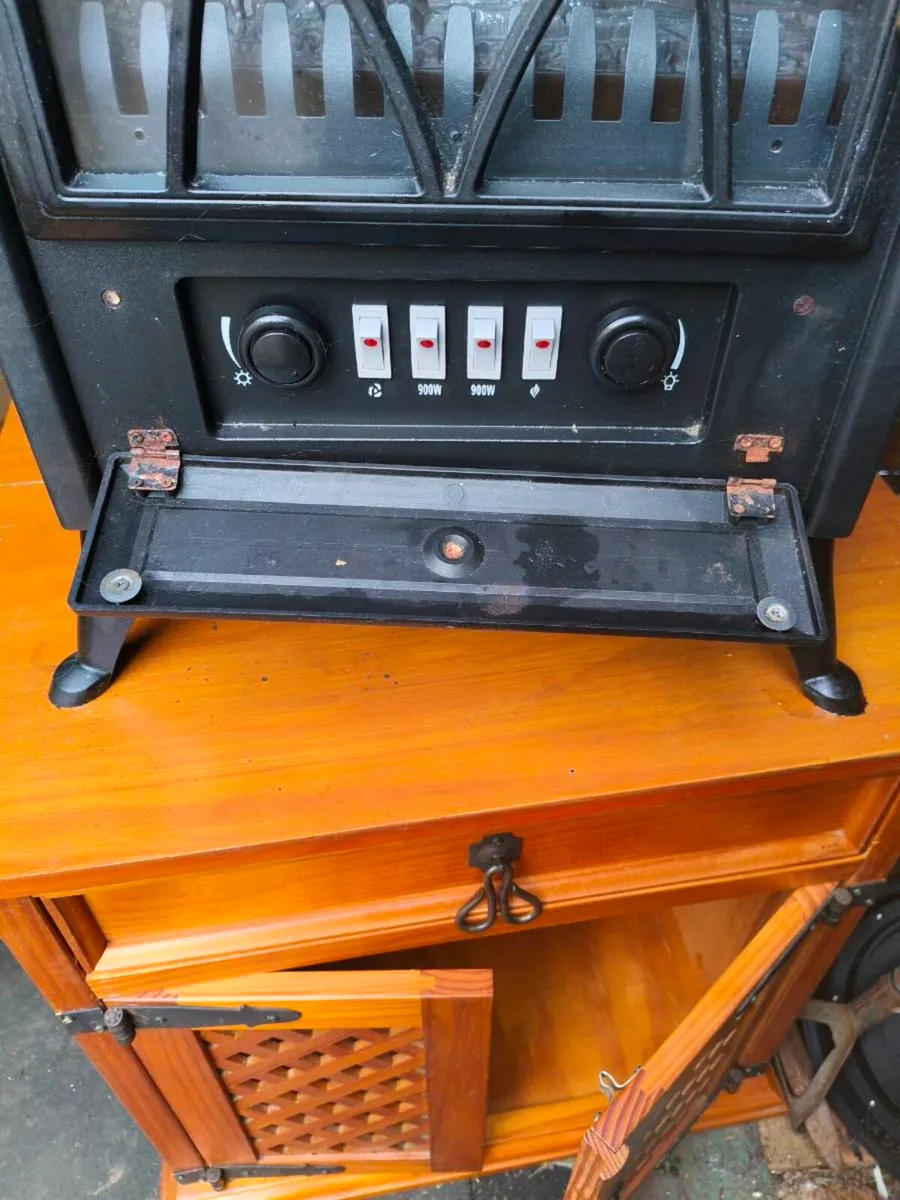 Small neat electric stove,45 euro - Image 2