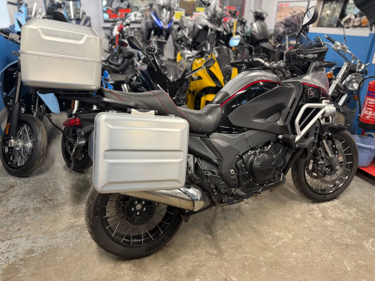 2016 Honda Crosstourier 1200 - Image 3