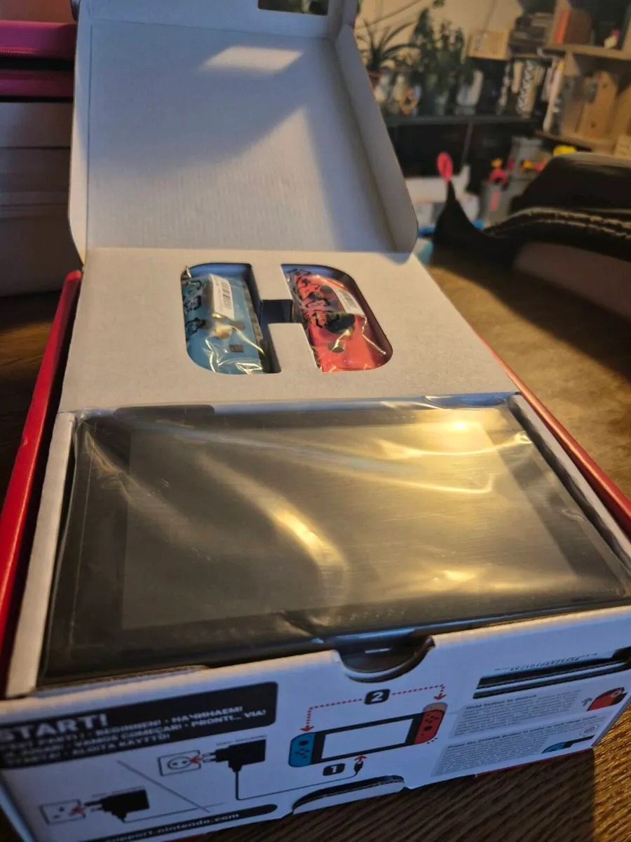 Nintendo switch V2 NEW - Image 2