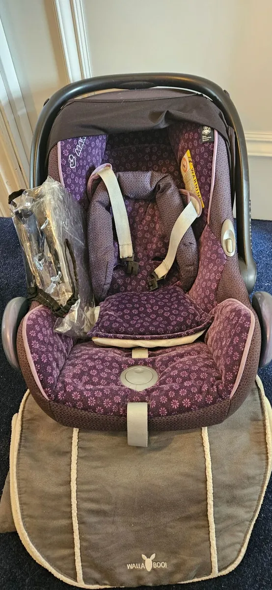 Maxi Cosy Car Seat & Isofix - Image 2