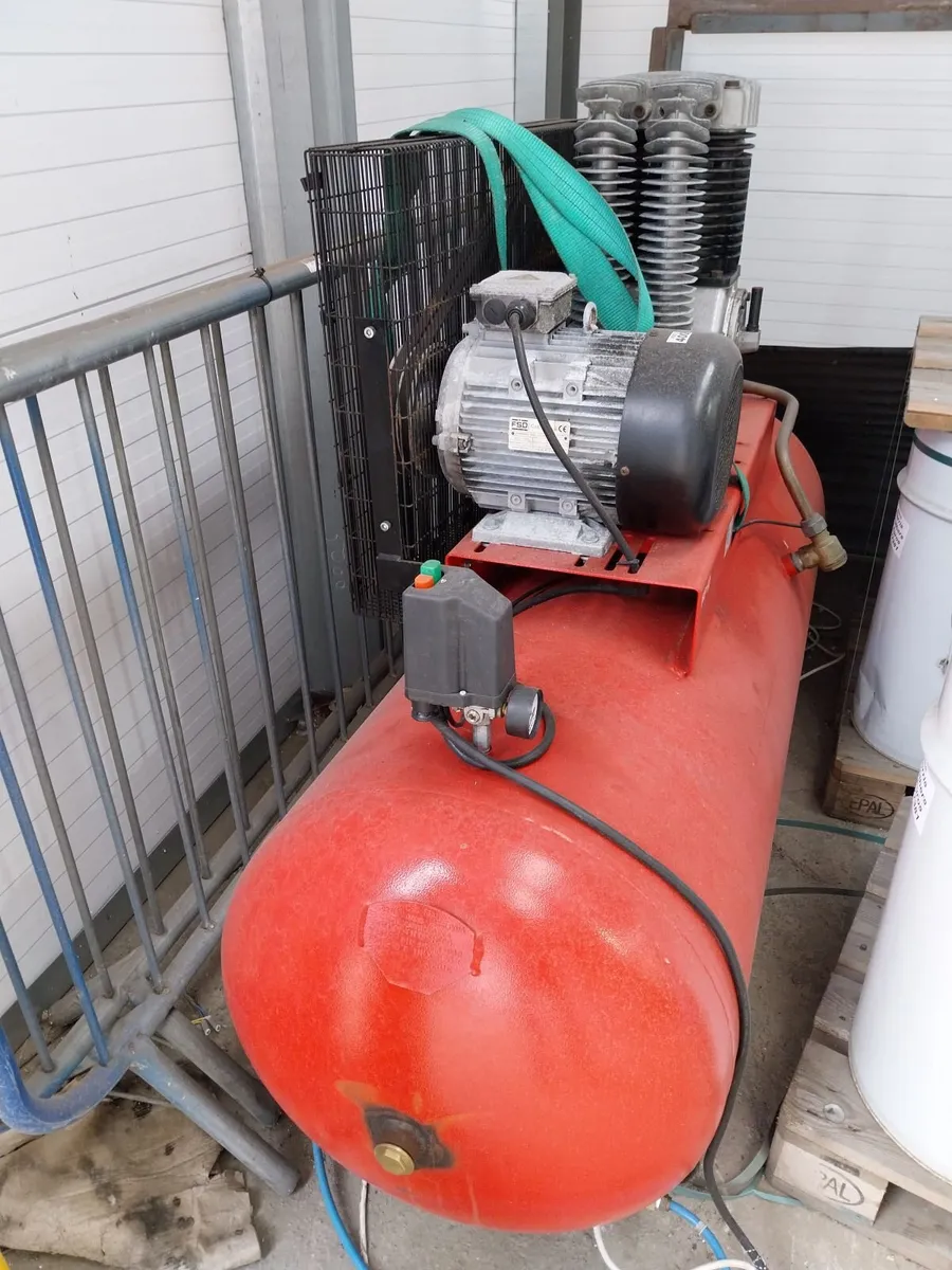 Industrial Compressor 500L 3phase and air dryer - Image 1