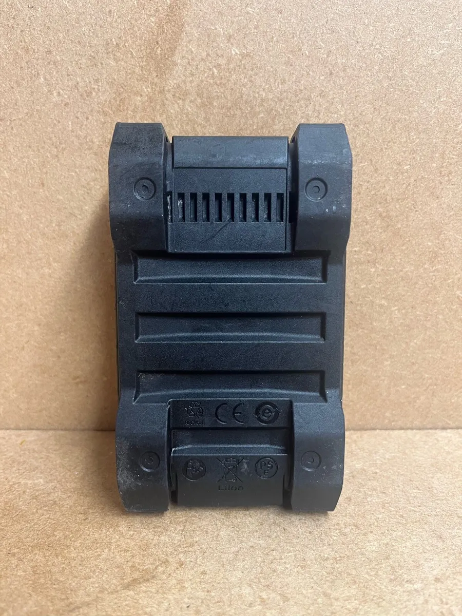 Hilti 22v battery charger - Image 3