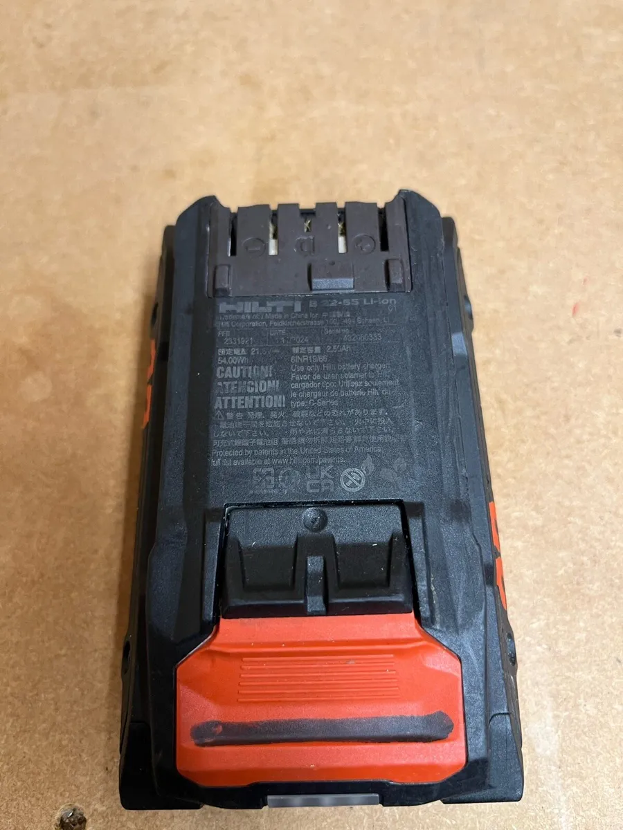 Hilti 22v battery charger - Image 4