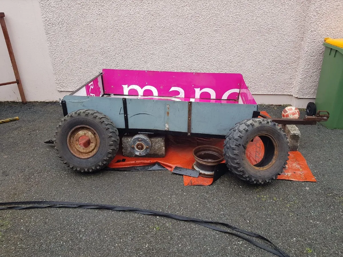 Trailer - Image 1
