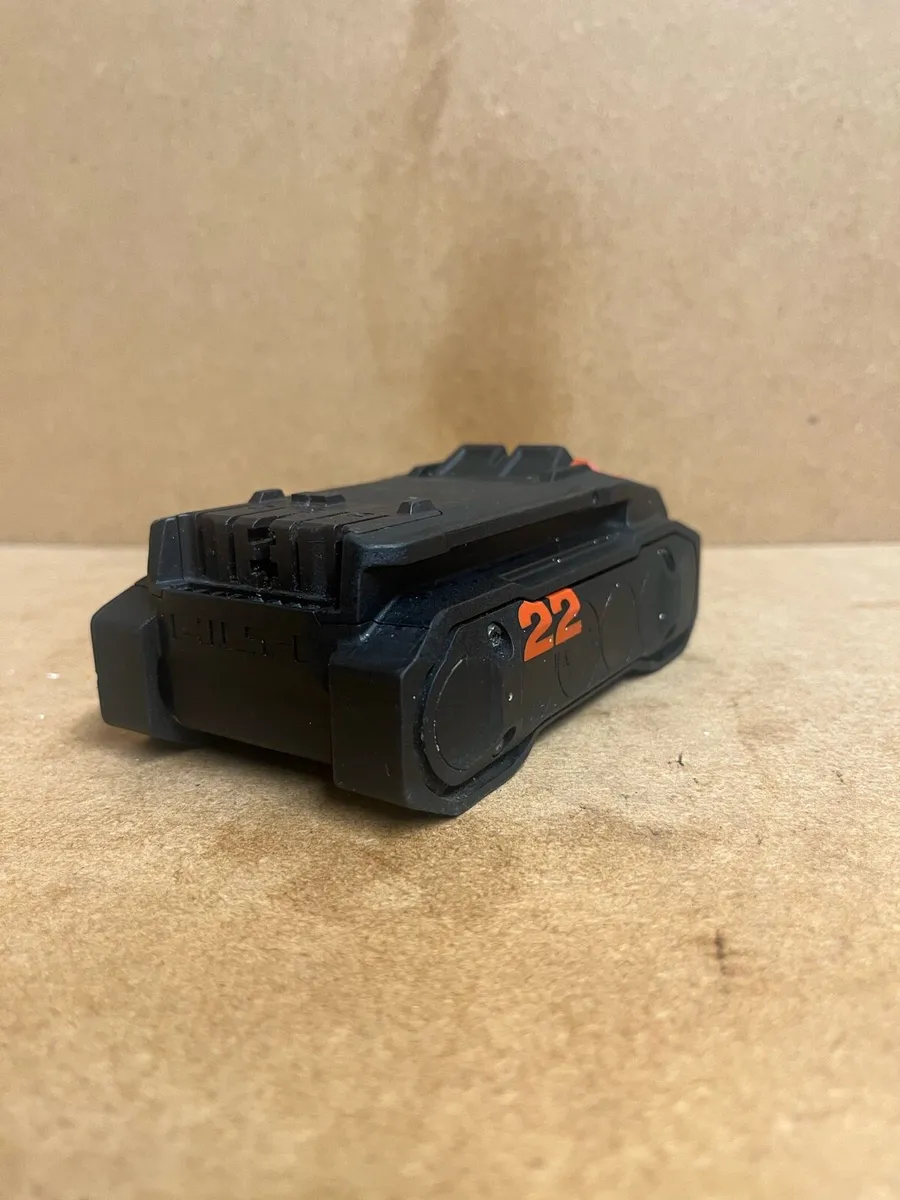 Hilti 22v battery charger - Image 2