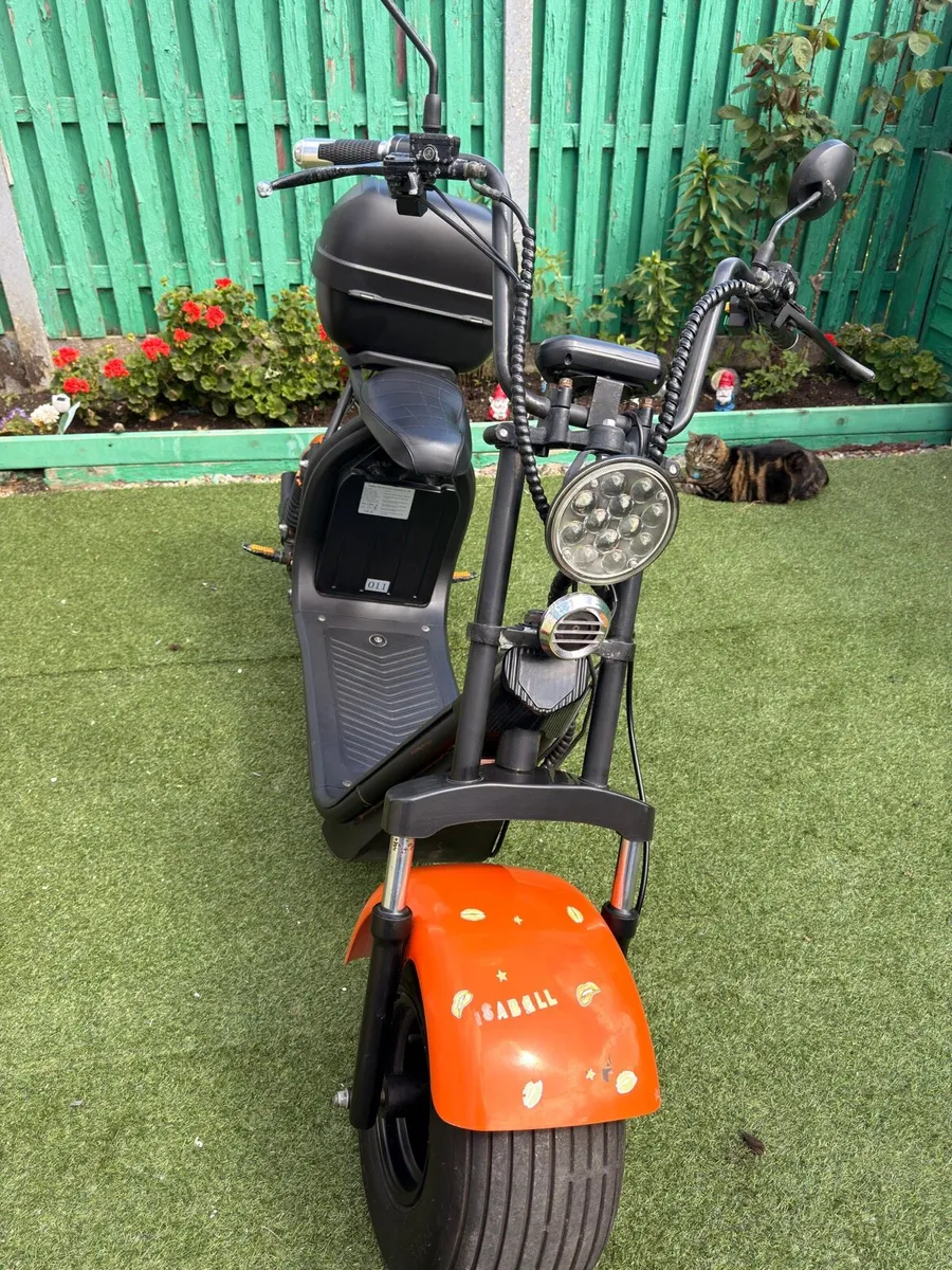 Electric scooter - Image 2